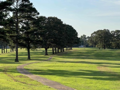 Don't miss out on this amazing home located at the Bald Knob on Bald Knob Country Club in Arkansas - for sale on GolfHomes.com, golf home, golf lot