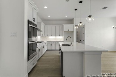 Exquisite 4-Bedroom, 3.5-Bathroom Home in Elkhorn Ridge, Fair on Fair Oaks Ranch Golf and Country Club in Texas - for sale on GolfHomes.com, golf home, golf lot