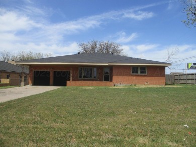 Very nice property with updated bathrooms and flooring in the on Amarillo Country Club in Texas - for sale on GolfHomes.com, golf home, golf lot