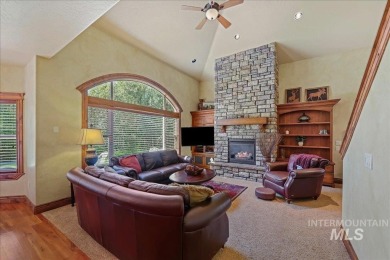 Stunning McCall Condo in Unbeatable Location -Nestled just  1/4 on McCall Municipal Golf Course in Idaho - for sale on GolfHomes.com, golf home, golf lot
