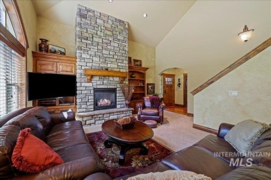 Stunning McCall Condo in Unbeatable Location -Nestled just  1/4 on McCall Municipal Golf Course in Idaho - for sale on GolfHomes.com, golf home, golf lot