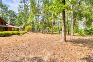 Welcome to this stunning home built in 1978, offering a spacious on Valdosta Country Club in Georgia - for sale on GolfHomes.com, golf home, golf lot