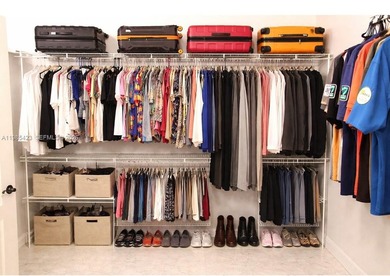 Beautiful 5-bedroom 4 full bath 2 half bath + a private in law on Keys Gate Golf Club in Florida - for sale on GolfHomes.com, golf home, golf lot