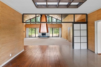 Welcome to this stunning home built in 1978, offering a spacious on Valdosta Country Club in Georgia - for sale on GolfHomes.com, golf home, golf lot