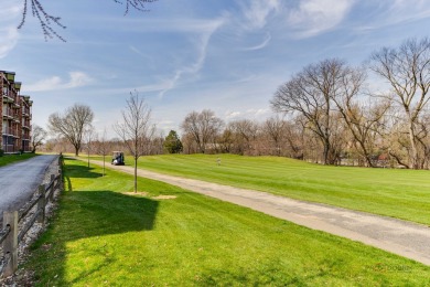LOCATION * UPDATED * CORNER UNIT! Updated and spacious 3 bedroom on Old Orchard Country Club, Inc. in Illinois - for sale on GolfHomes.com, golf home, golf lot
