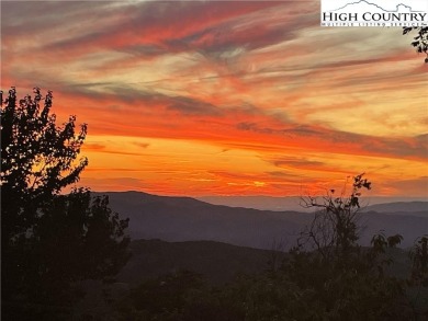 UPDATED mountain condo with sunset and long-range views! This on Beech Mountain Club in North Carolina - for sale on GolfHomes.com, golf home, golf lot