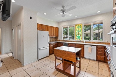 Welcome to this stunning home built in 1978, offering a spacious on Valdosta Country Club in Georgia - for sale on GolfHomes.com, golf home, golf lot