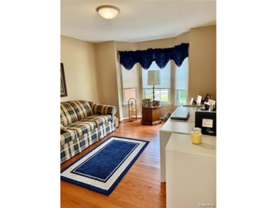 Absolutely perfect! Lovely 3 bedroom, 3 full bath ranch condo on The Captains Club At Woodfield in Michigan - for sale on GolfHomes.com, golf home, golf lot