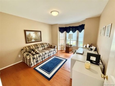 Absolutely perfect! Lovely 3 bedroom, 3 full bath ranch condo on The Captains Club At Woodfield in Michigan - for sale on GolfHomes.com, golf home, golf lot