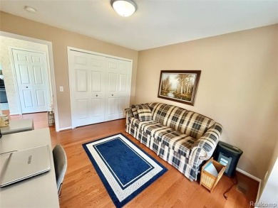 Absolutely perfect! Lovely 3 bedroom, 3 full bath ranch condo on The Captains Club At Woodfield in Michigan - for sale on GolfHomes.com, golf home, golf lot