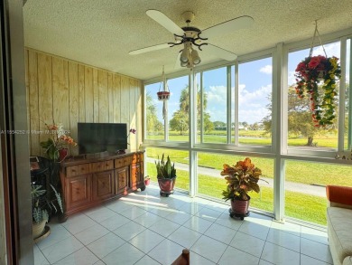 GREAT OPPORTUNITY IN PALM SPRINGS! 2 BEDROOMS, 2 BATHROOMS, WITH on Oriole Golf and Tennis Club in Florida - for sale on GolfHomes.com, golf home, golf lot