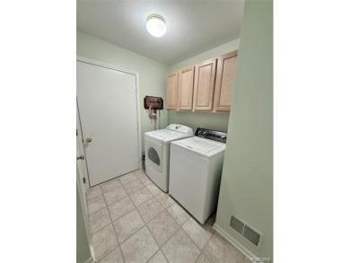 Absolutely perfect! Lovely 3 bedroom, 3 full bath ranch condo on The Captains Club At Woodfield in Michigan - for sale on GolfHomes.com, golf home, golf lot
