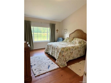 Absolutely perfect! Lovely 3 bedroom, 3 full bath ranch condo on The Captains Club At Woodfield in Michigan - for sale on GolfHomes.com, golf home, golf lot