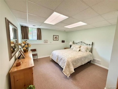 Absolutely perfect! Lovely 3 bedroom, 3 full bath ranch condo on The Captains Club At Woodfield in Michigan - for sale on GolfHomes.com, golf home, golf lot
