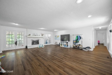 Welcome to this spacious one level 2,500 square foot home on Briarbrook Golf Course in Missouri - for sale on GolfHomes.com, golf home, golf lot
