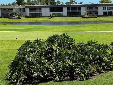 Updated 1BR/1.1/2 BA Condo in meticulously maintained Normandy D on  in Florida - for sale on GolfHomes.com, golf home, golf lot