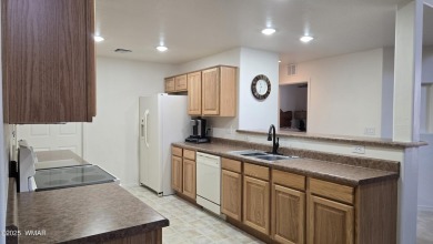 ENJOY THIS GATED COMMUNITY, Detached home 2-story with 1 guest & on Pinetop Lakes Golf and Country Club in Arizona - for sale on GolfHomes.com, golf home, golf lot