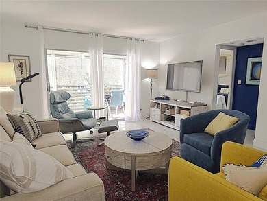 2/2  LUXURY MODEL IN PRESTIGIOUS ARUBA VILLAGE! BLDG HAS NO on Wynmoor Golf Course in Florida - for sale on GolfHomes.com, golf home, golf lot