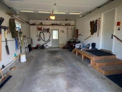 Take a look at this attractive ranch style home located adjacent on Split Rock Country Club in South Dakota - for sale on GolfHomes.com, golf home, golf lot