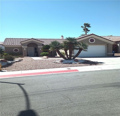 Fully updated Reno model with rare split bedrooms in Sun City on Highland Falls Golf Club in Nevada - for sale on GolfHomes.com, golf home, golf lot