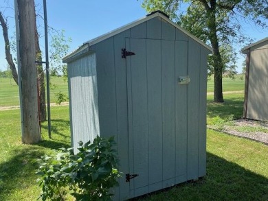 Take a look at this attractive ranch style home located adjacent on Split Rock Country Club in South Dakota - for sale on GolfHomes.com, golf home, golf lot
