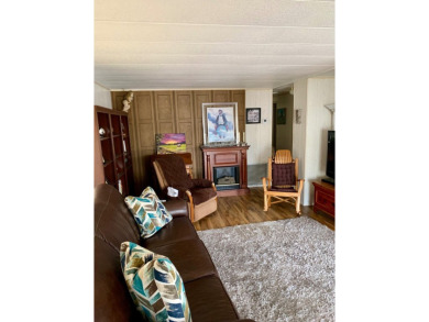 Price reduced, motivated seller. This 2-bedroom, 2-bath mobile on Plantation Golf Club in Florida - for sale on GolfHomes.com, golf home, golf lot