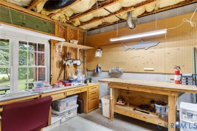 Beautifully updated and maintained, first-floor primary home on on Highlands Golfers Club in Virginia - for sale on GolfHomes.com, golf home, golf lot