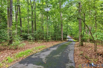 Beautifully updated and maintained, first-floor primary home on on Highlands Golfers Club in Virginia - for sale on GolfHomes.com, golf home, golf lot