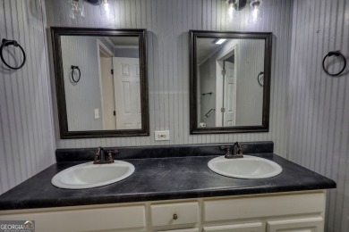 Charming 3-bedroom, 2-bath home in the desirable Turtle Cove on Turtle Cove Golf Course in Georgia - for sale on GolfHomes.com, golf home, golf lot