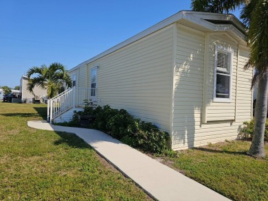 NO DAMAGES FROM HURRICANES! MOVE IN READY CONDITION! Freshly on Sabal Springs Golf and Racquet Club in Florida - for sale on GolfHomes.com, golf home, golf lot