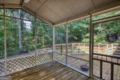 Charming 3-bedroom, 2-bath home in the desirable Turtle Cove on Turtle Cove Golf Course in Georgia - for sale on GolfHomes.com, golf home, golf lot