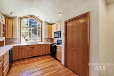 Charming home with Prime Location in McCall, backing up to the on McCall Municipal Golf Course in Idaho - for sale on GolfHomes.com, golf home, golf lot