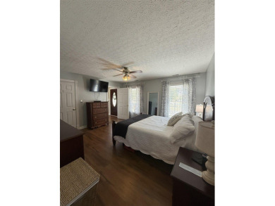 Beautiful Move in Ready Home on the Hidden Valley Golf Course! on Hidden Valley Golf Course in Kentucky - for sale on GolfHomes.com, golf home, golf lot