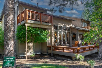 Escape to this tranquil 2-story townhome in a gated community on Widgi Creek Golf Club in Oregon - for sale on GolfHomes.com, golf home, golf lot