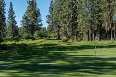 Escape to this tranquil 2-story townhome in a gated community on Widgi Creek Golf Club in Oregon - for sale on GolfHomes.com, golf home, golf lot