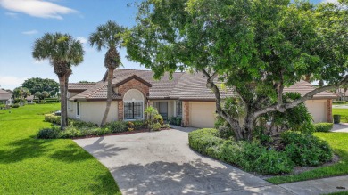 Charming Lakeview home in Aberdeen Country Club. This delightful on Aberdeen Golf and Country Club in Florida - for sale on GolfHomes.com, golf home, golf lot