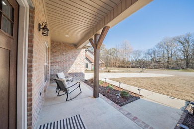 Beautiful and well maintained home located in a quiet culdesac on Big Oaks Golf Club in Mississippi - for sale on GolfHomes.com, golf home, golf lot