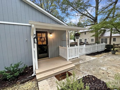 This original Tega Cay contemporary is move in ready and a on Tega Cay Golf Club in South Carolina - for sale on GolfHomes.com, golf home, golf lot