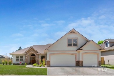 Beautiful split-bedroom home in Ashford Greens is a golfer's on Lakeview Golf Club in Idaho - for sale on GolfHomes.com, golf home, golf lot