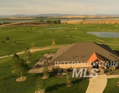 The Oak Park by Tresidio Homes. Awesome location next to Red on Hunters Point Golf Club in Idaho - for sale on GolfHomes.com, golf home, golf lot