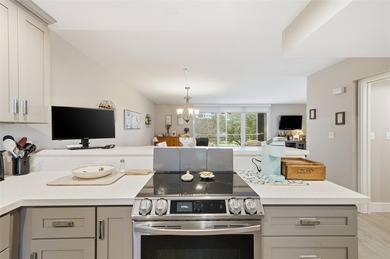 Beautifully updated third-floor condo in desirable Palm-Aire on  in Florida - for sale on GolfHomes.com, golf home, golf lot