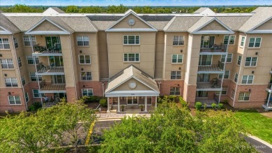 Discover relaxed sophistication in this 55+ Carillon community on The Links at Carillon in Illinois - for sale on GolfHomes.com, golf home, golf lot