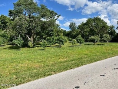 Rare 3.4-acre building lot directly across from Hole #6 on on Carthage Municipal Golf Course in Missouri - for sale on GolfHomes.com, golf home, golf lot