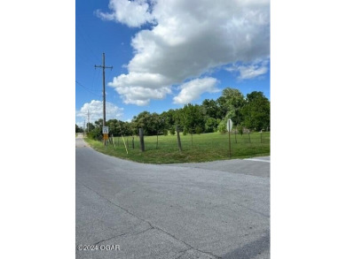 Rare 3.4-acre building lot directly across from Hole #6 on on Carthage Municipal Golf Course in Missouri - for sale on GolfHomes.com, golf home, golf lot