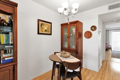 This fully furnished Vista Gardens condo is move-in ready! on Vero Beach South Golf Course in Florida - for sale on GolfHomes.com, golf home, golf lot