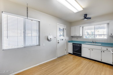 Great Opportunity in a Premier Golf Community - Spacious Home on Sun City Lakes West and East in Arizona - for sale on GolfHomes.com, golf home, golf lot