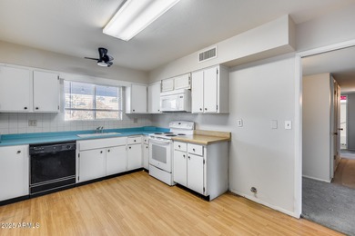 Great Opportunity in a Premier Golf Community - Spacious Home on Sun City Lakes West and East in Arizona - for sale on GolfHomes.com, golf home, golf lot