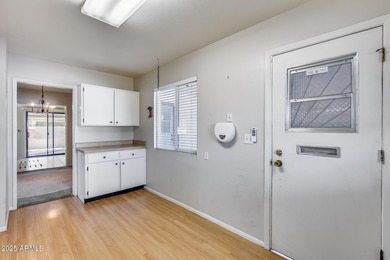 Great Opportunity in a Premier Golf Community - Spacious Home on Sun City Lakes West and East in Arizona - for sale on GolfHomes.com, golf home, golf lot