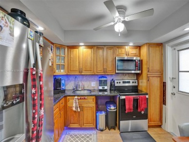 Welcome to your dream condo in the heart of Pompano Beach! This on Palm-Aire Country Club and Resort - Palms in Florida - for sale on GolfHomes.com, golf home, golf lot
