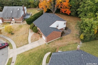 Welcome to this delightful, 1955 split level home located in a on Bethpage State Park Golf Course - Black in New York - for sale on GolfHomes.com, golf home, golf lot